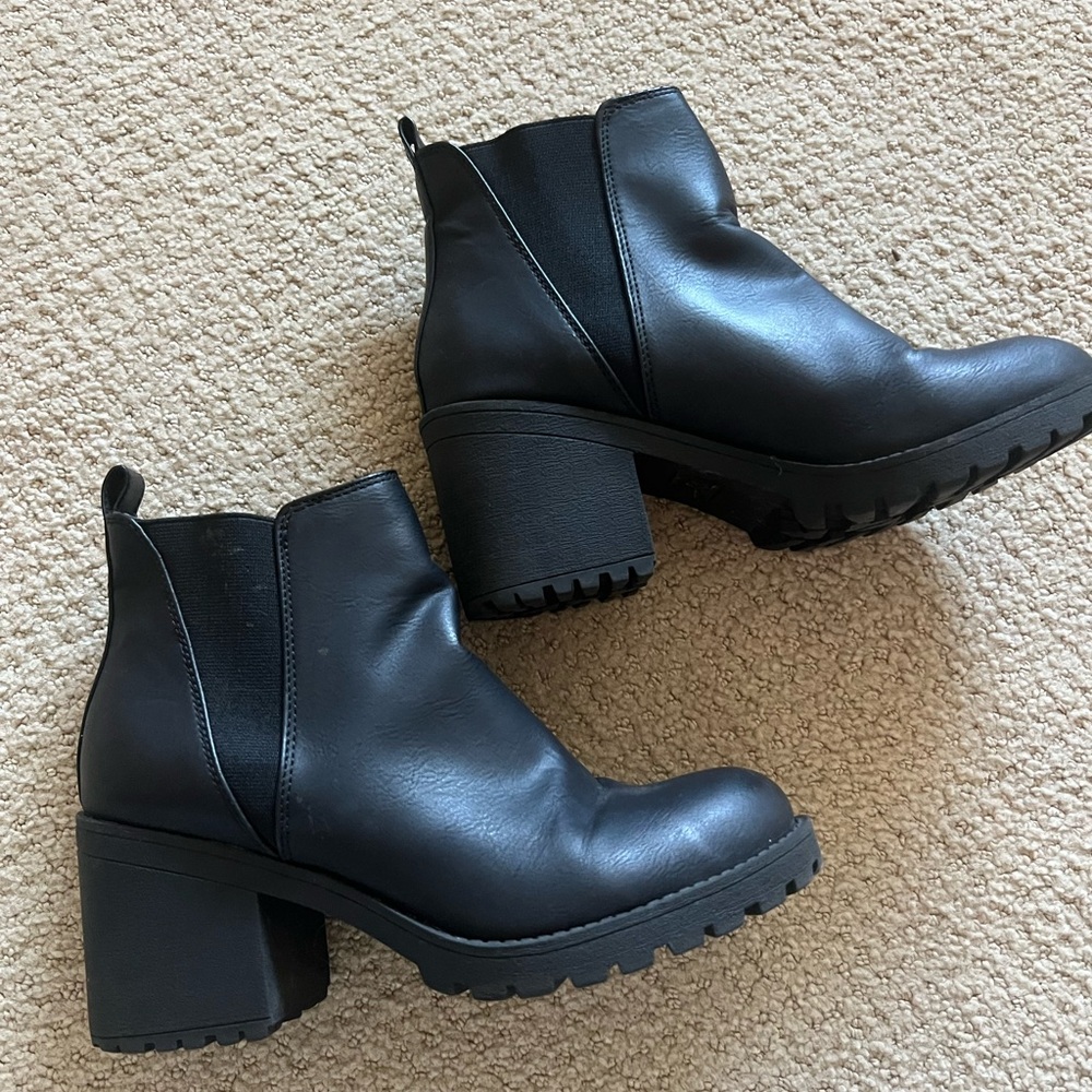 Dirty Laundry Black Chunky Heel Ankle Boots